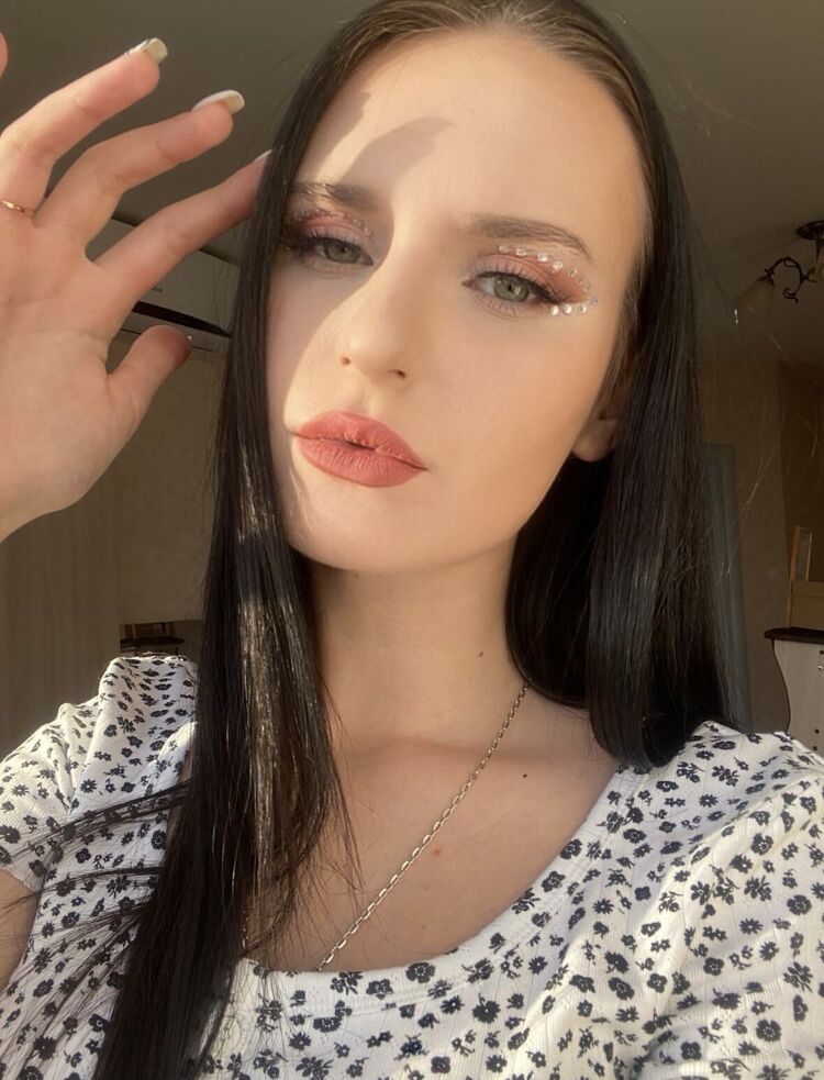  45693899  , 28 ,    -