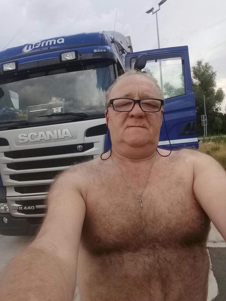  30550539  Michal, 63 ,    