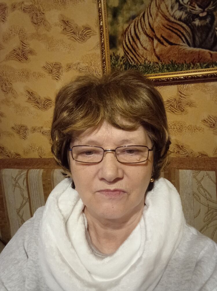 ,   Alexandra, 68 ,   , 