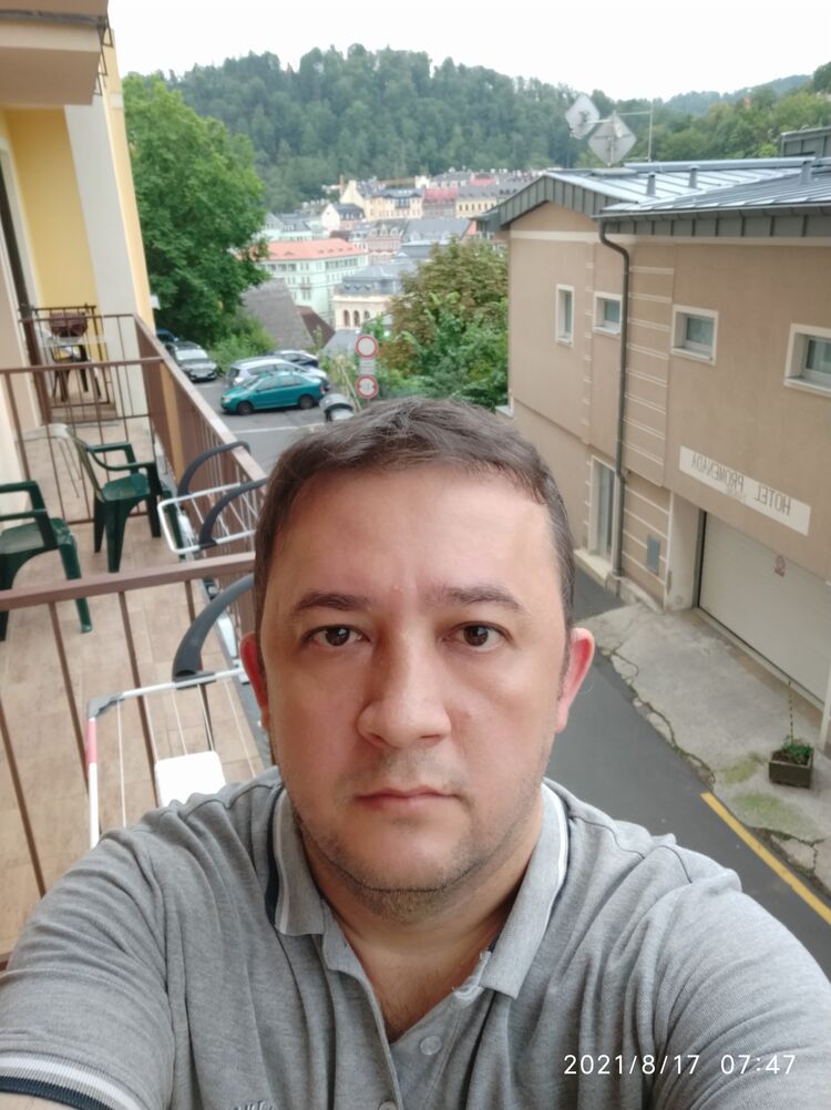  31192769  Alisher, 42 ,    Praha