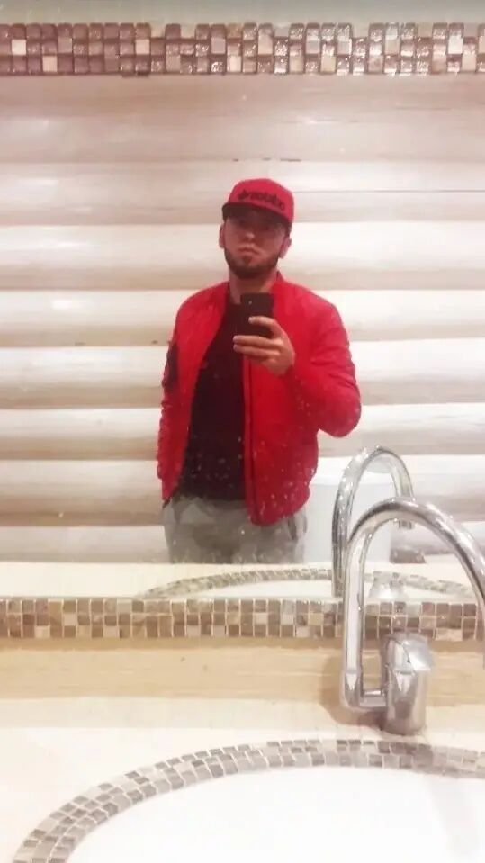  ,   Farik, 33 ,   ,   