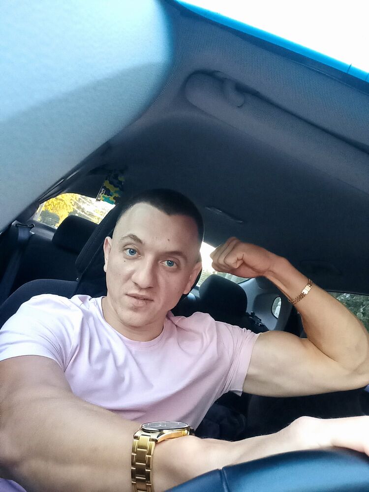  23572259  IVAN, 33 ,    