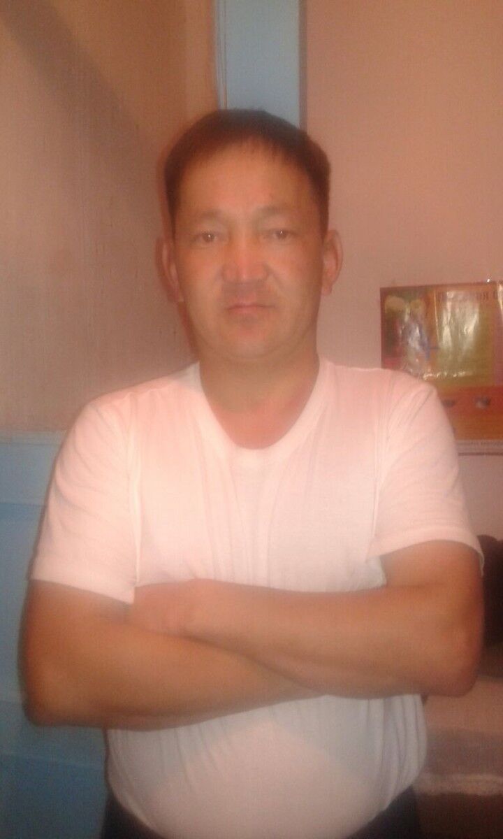  8893209  Melis, 47 ,    