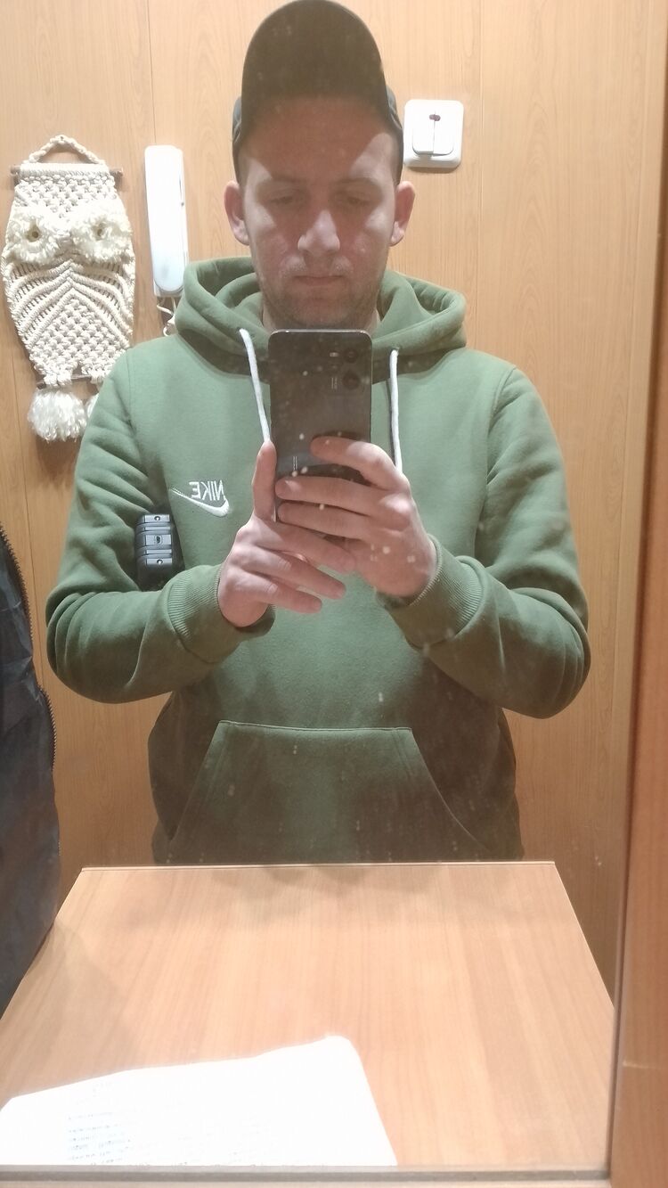  52090359  , 33 ,    