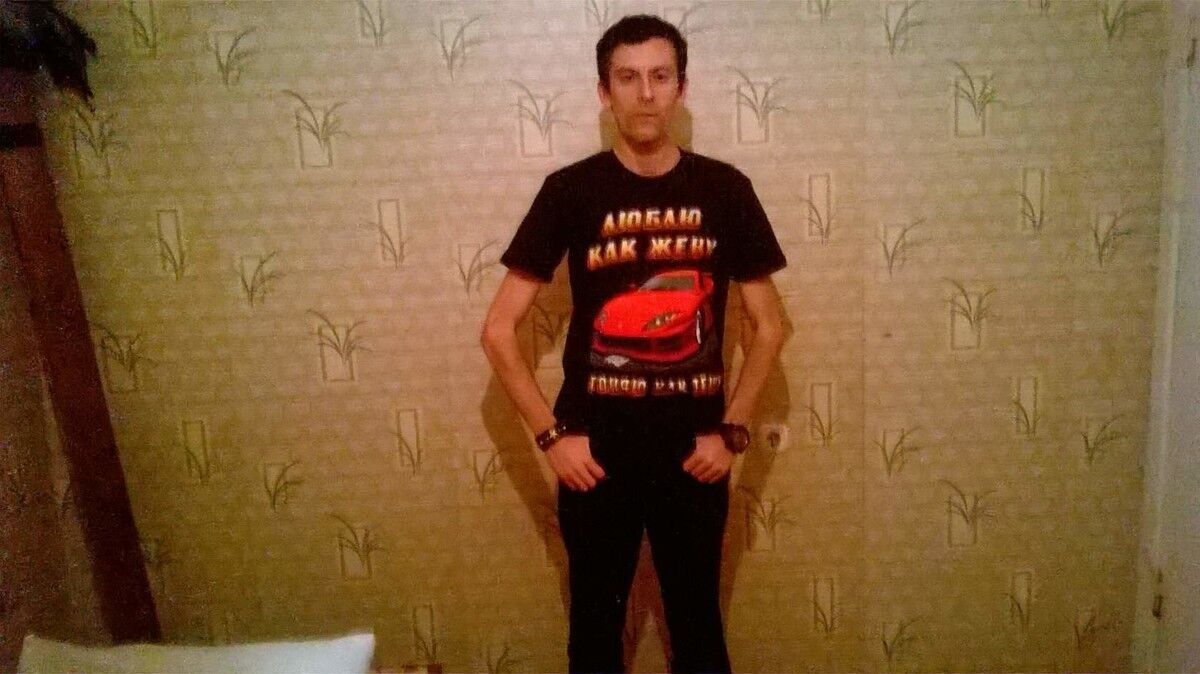  18270009  Dmitri, 32 ,    