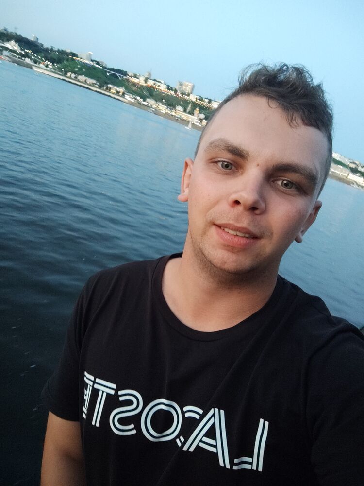  45630259  Anton, 26 ,    