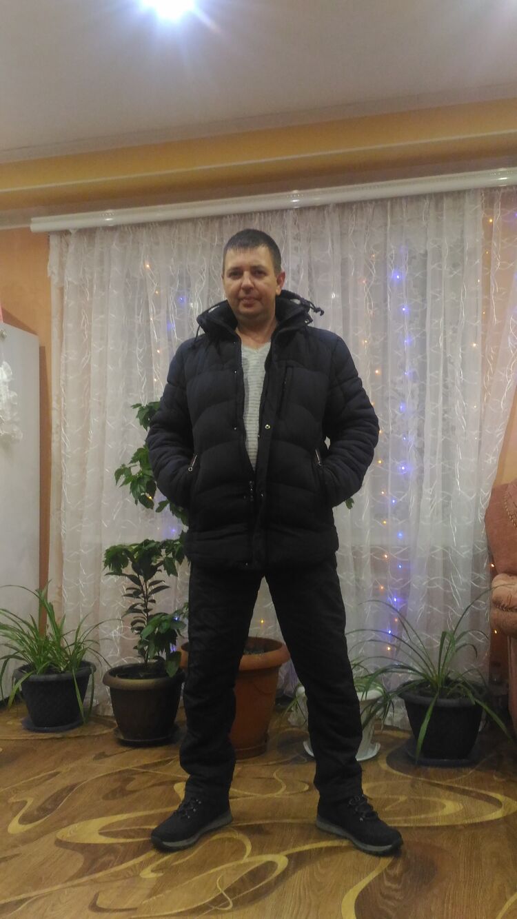  27650529  Vitaly, 46 ,    