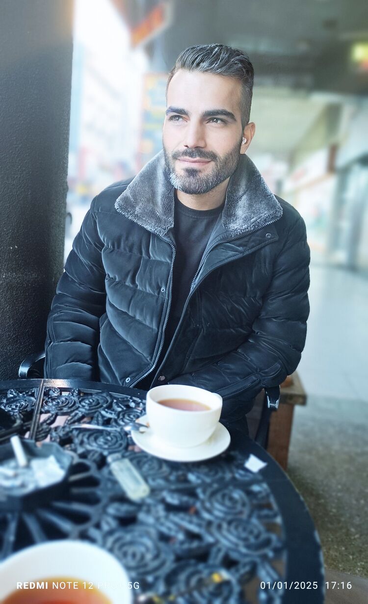  ,   Sultan, 43 ,   ,   