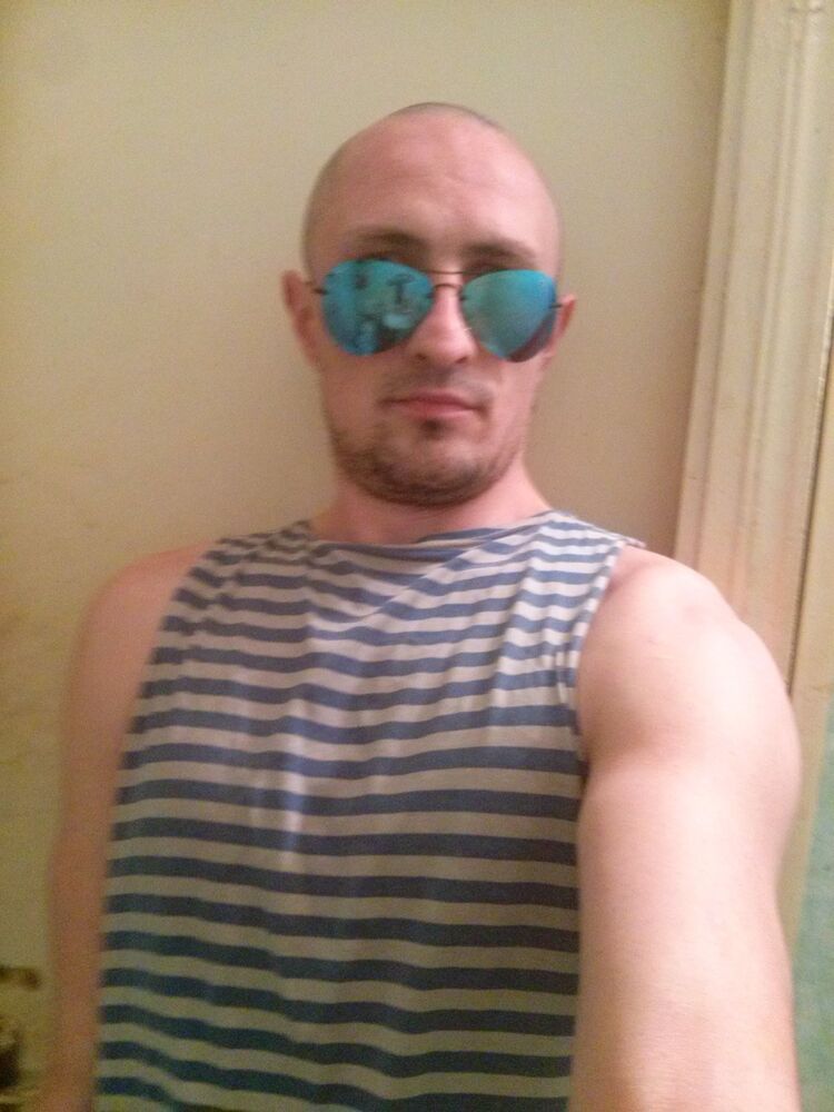  22656089  Alexander, 34 ,    