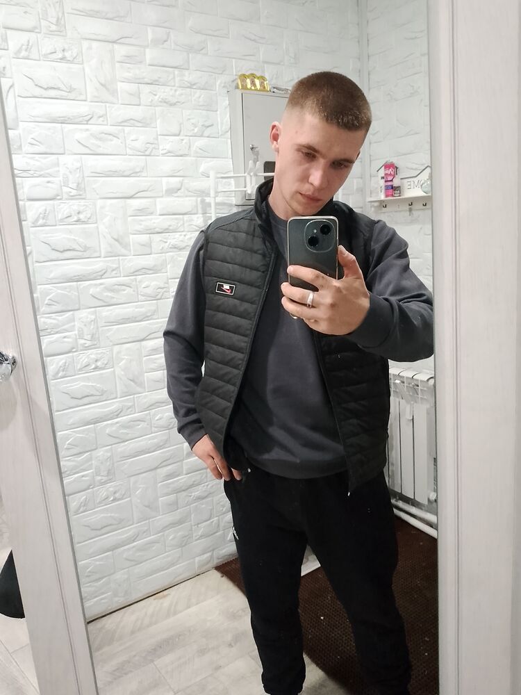  52560379  , 24 ,    -