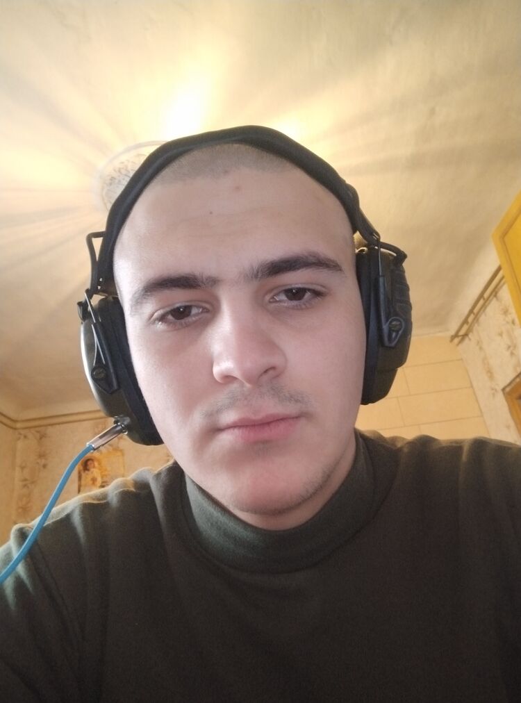  ,   Andrij, 23 ,   