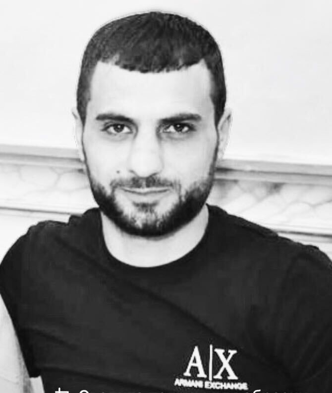  54678999  Robert, 33 ,    