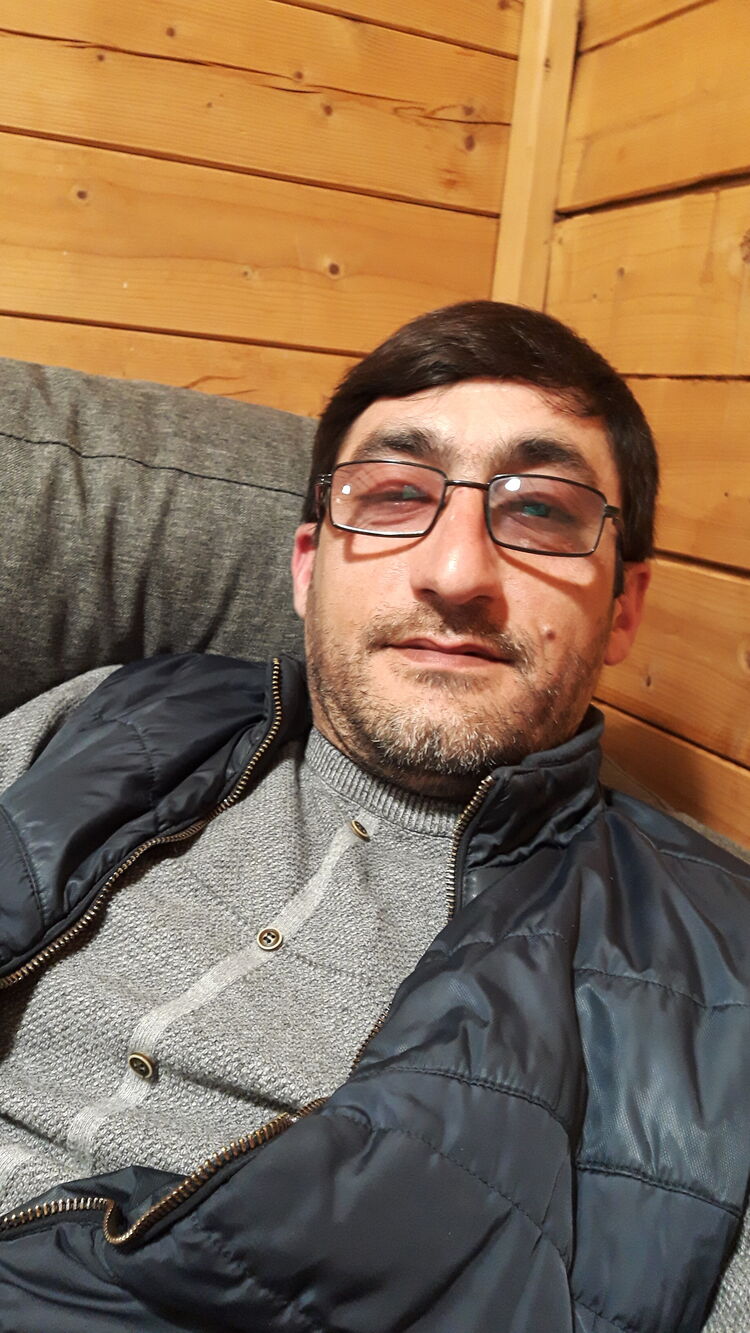  33363169  Rustam, 39 ,    