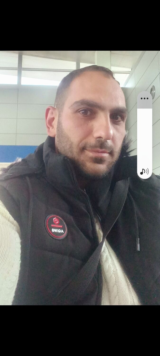  44259379  , 33 ,    