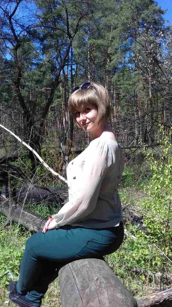  ,   Marina, 32 ,  