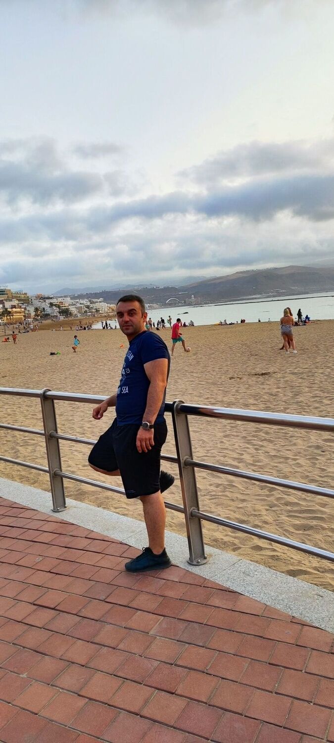  41667769  Giorgi, 36 ,    