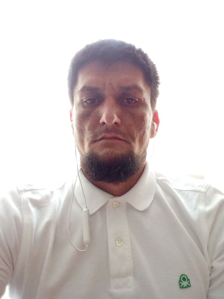  ,   Artur, 35 ,   ,   