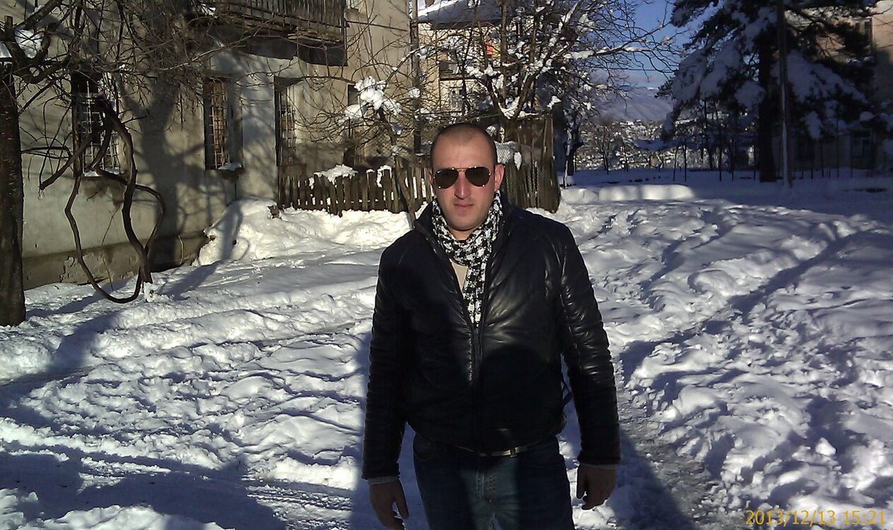  37022009  Mamuka, 41 ,    