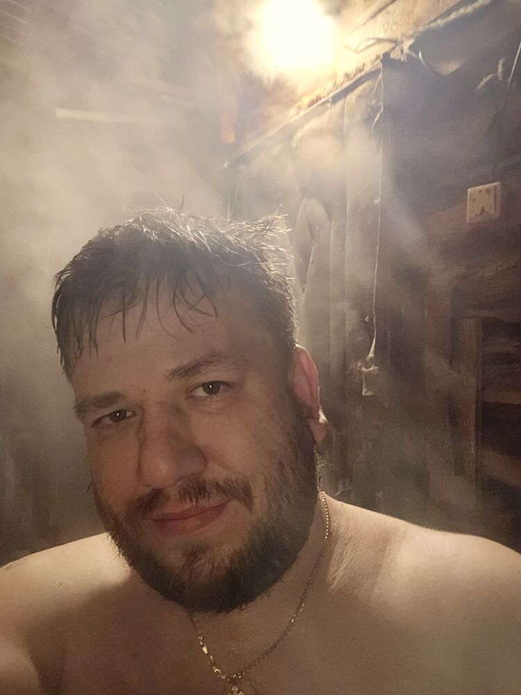  ,   Maxim, 38 ,   ,   , c , 