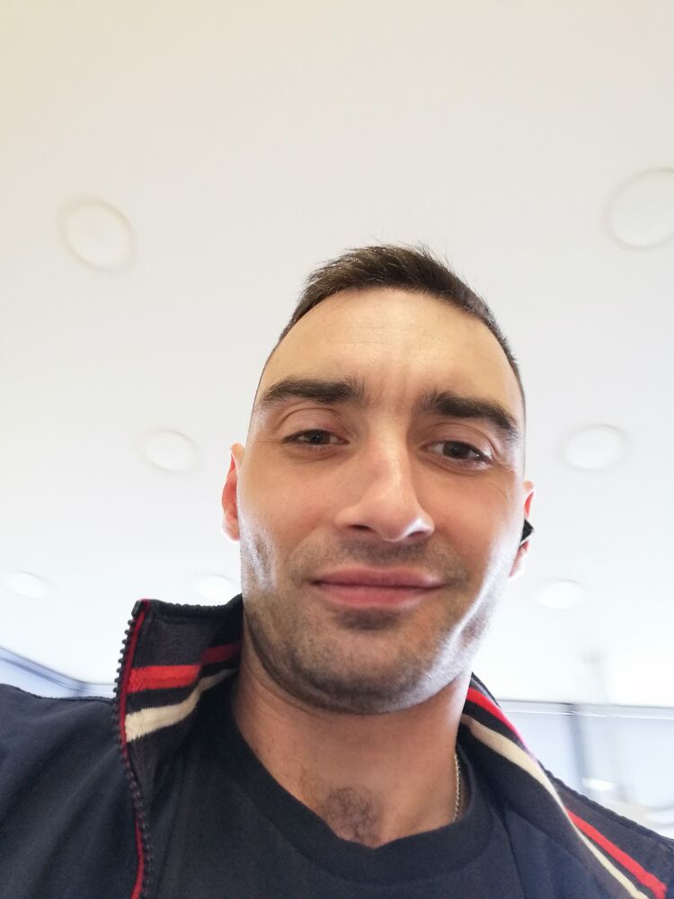  40132279  , 34 ,    