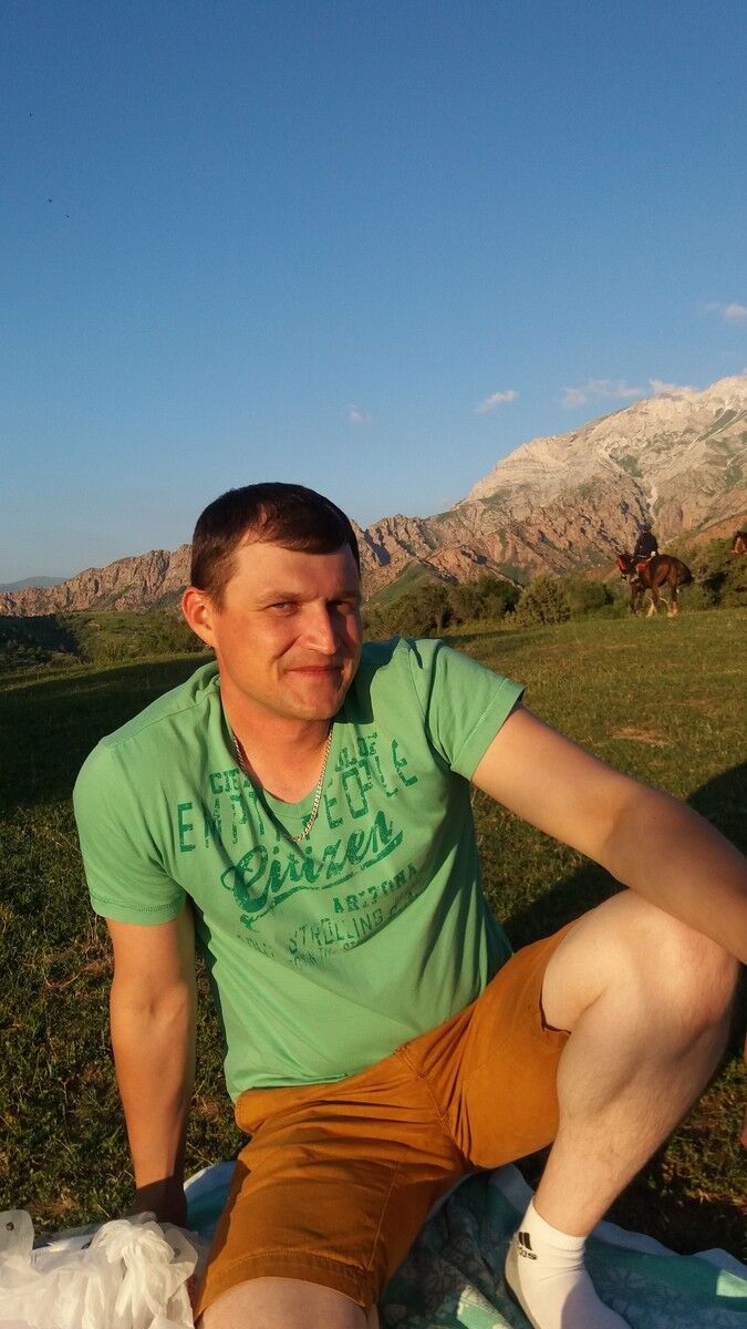  10879759  Rus, 44 ,    