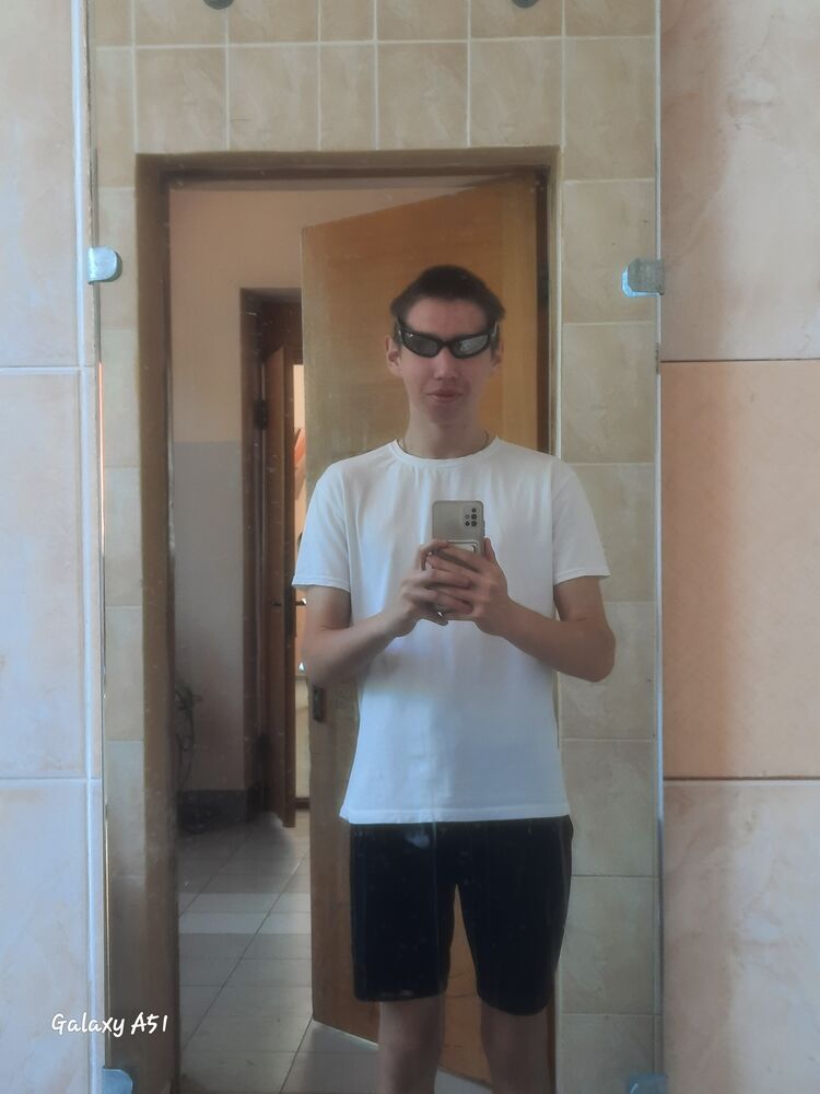  43853779  , 19 ,    