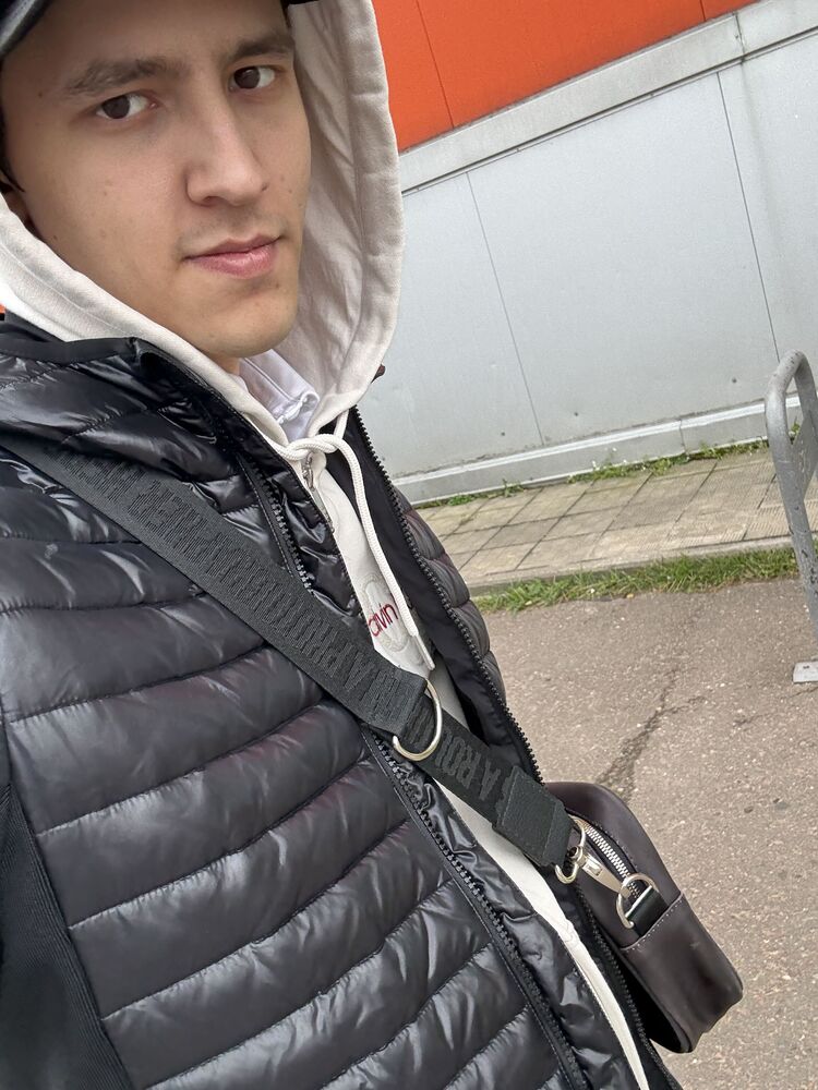  53780489  Daniil, 21 ,    