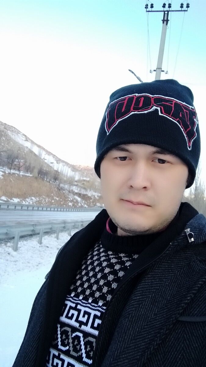 Keluang,   Khikmatillo, 26 ,   ,   , c , 