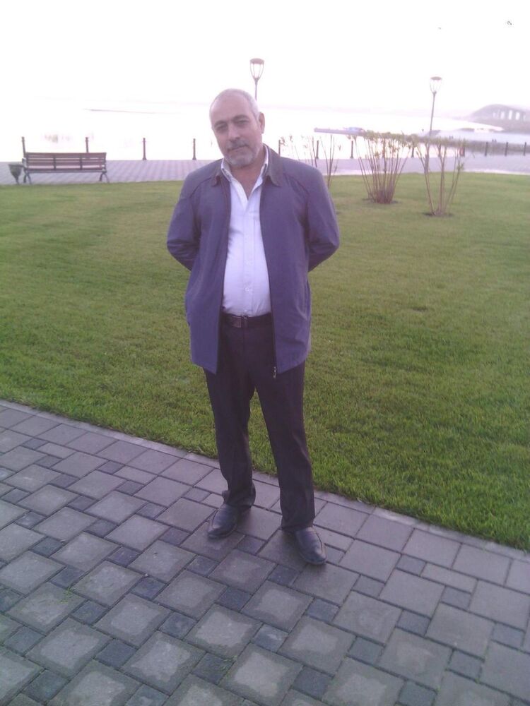  15838619  Vahid, 53 ,    