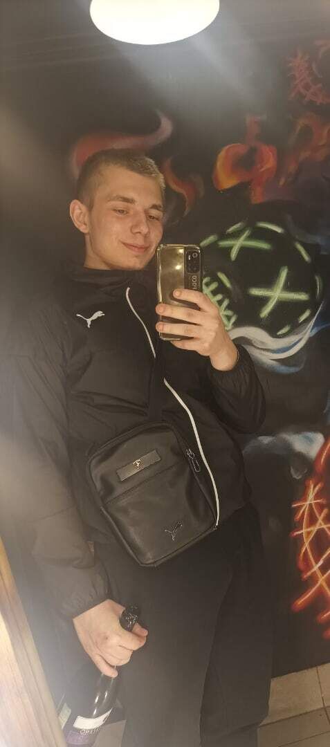  ,   Ilya, 22 ,   ,   , c , 
