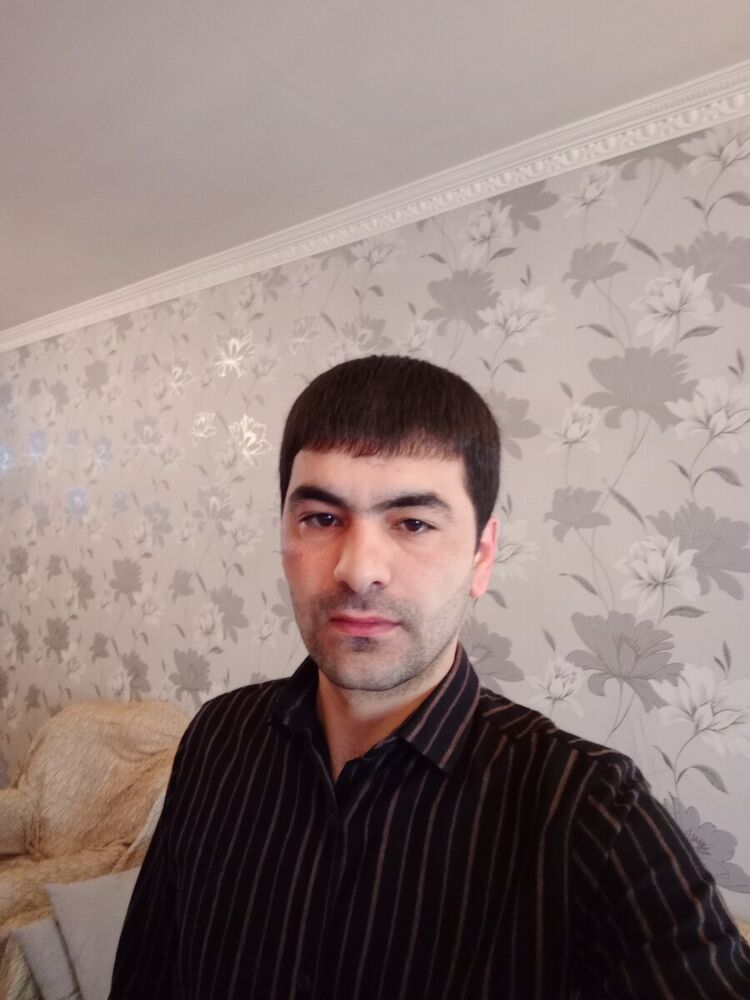  20018329  Ruslan, 33 ,    