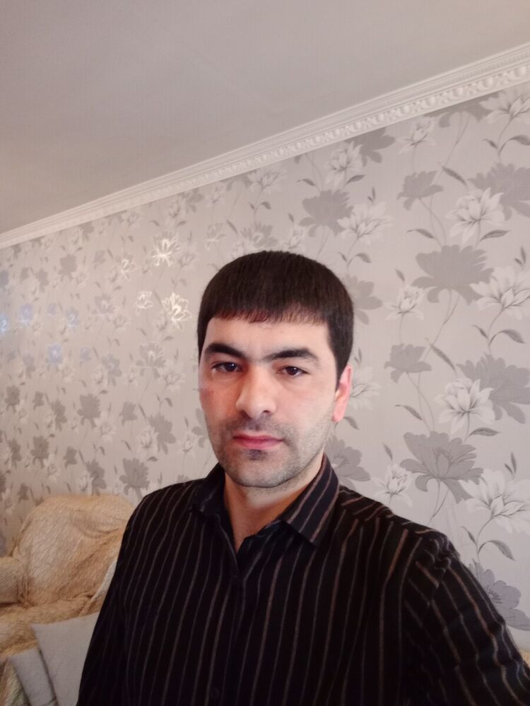  20018329  Ruslan, 35 ,    