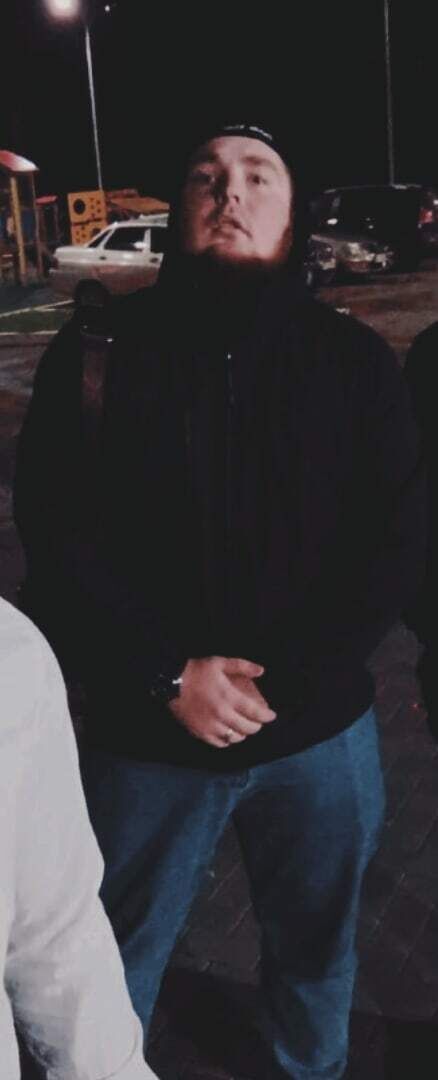  29744729  Roman, 24 ,    