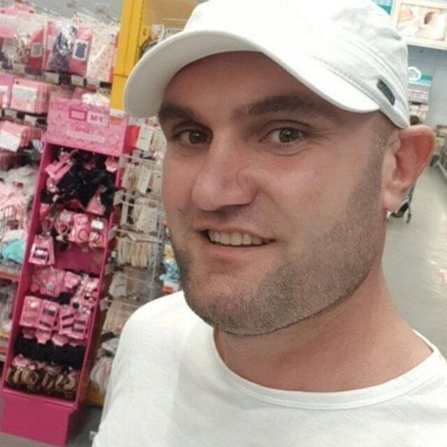  37588079  , 44 ,    