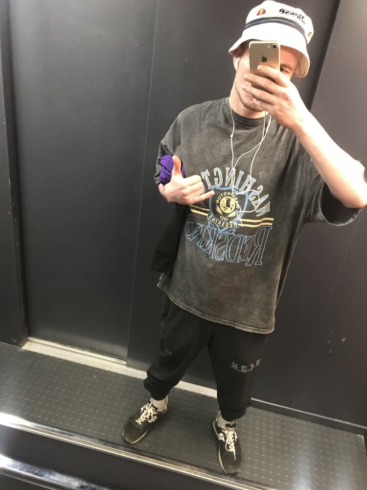  35211279  , 26 ,    