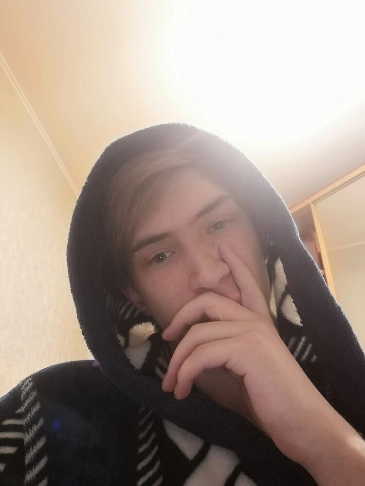  43719419  Aleksandr, 24 ,    