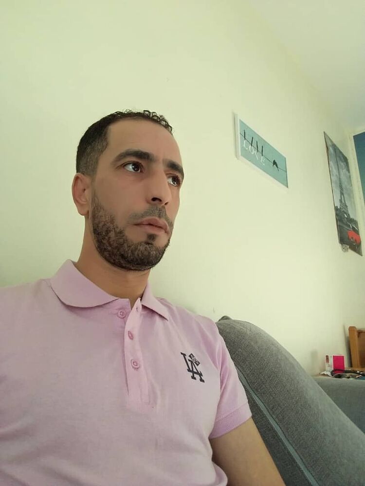  54627229  Omar, 40 ,    