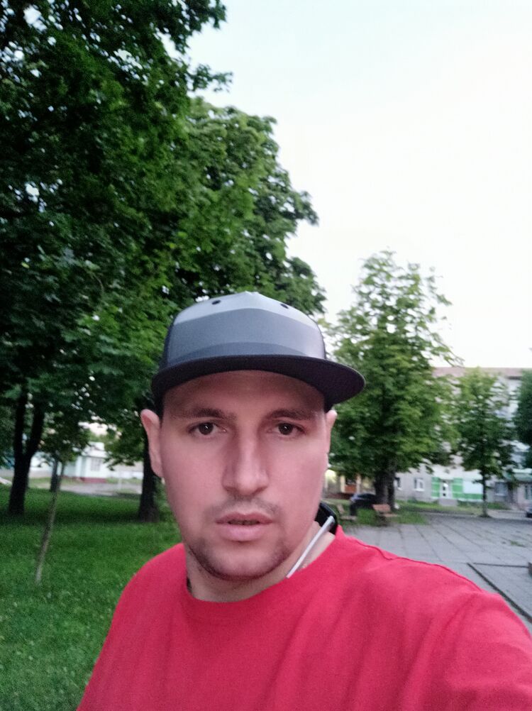  ,   Serhiy, 37 ,   ,   