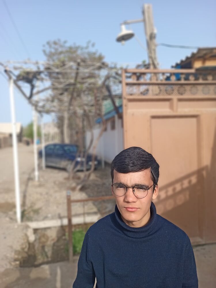  50609079  Hojirahmat, 24 ,    