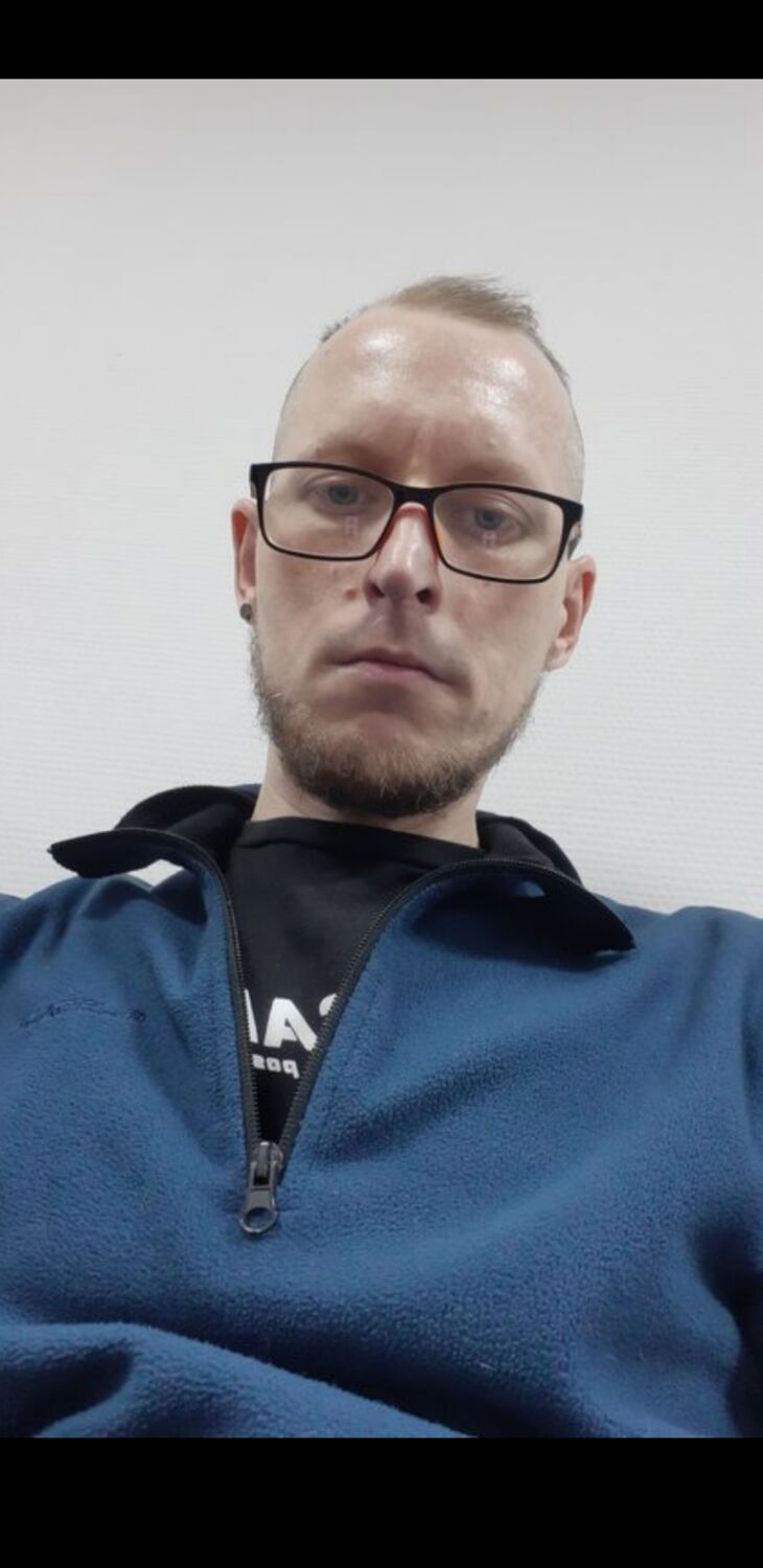  ,   Konstantin, 35 ,     