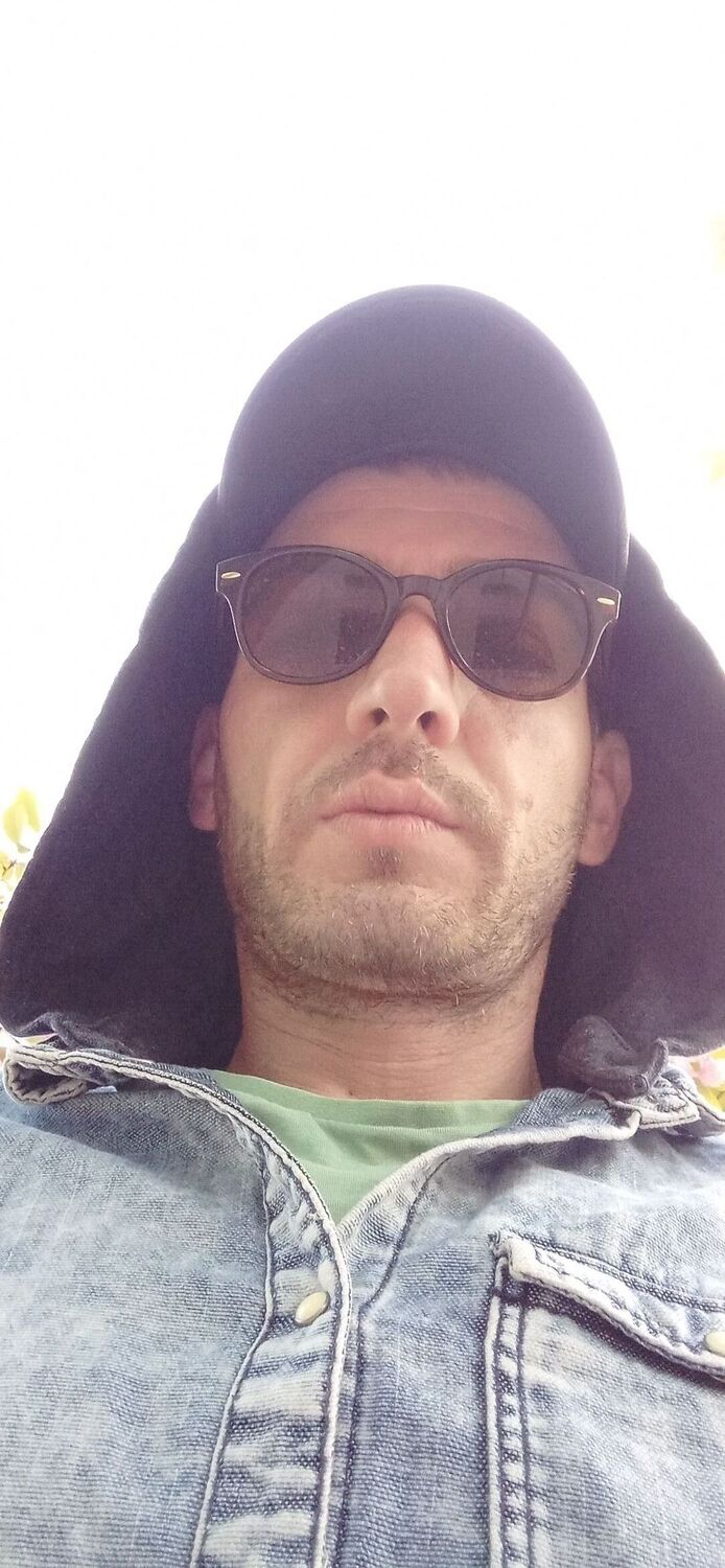  28357449  Aleksi, 35 ,    