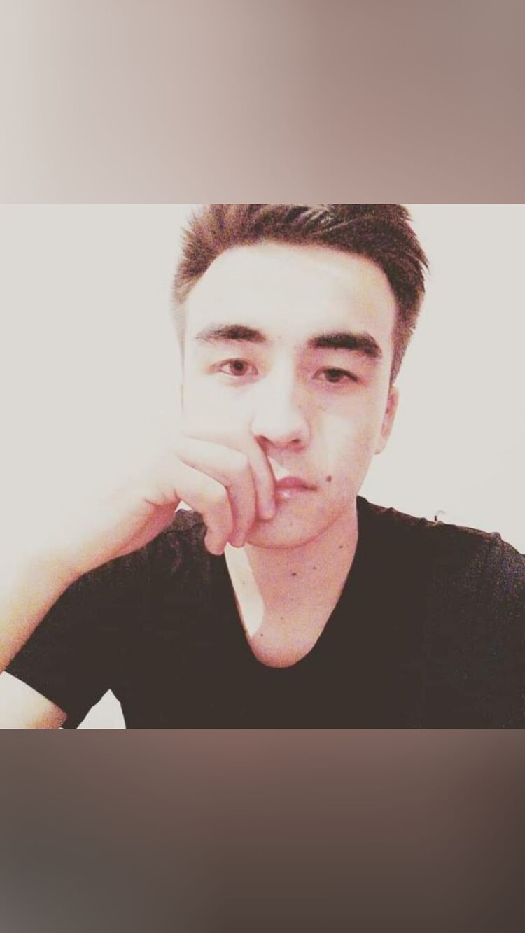  28542509  David, 27 ,    