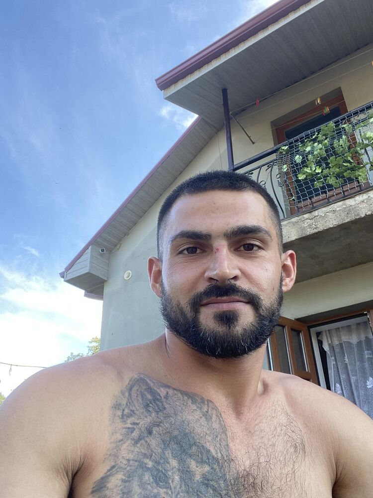  52696799  Andrei, 34 ,    