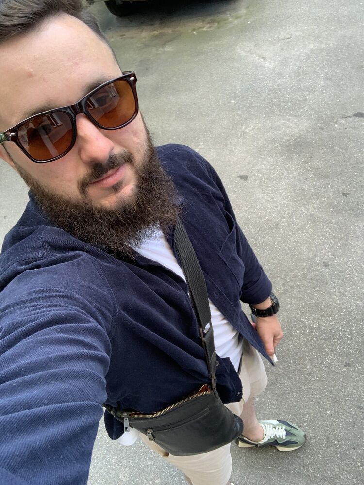  53836969  Persona, 31 ,    