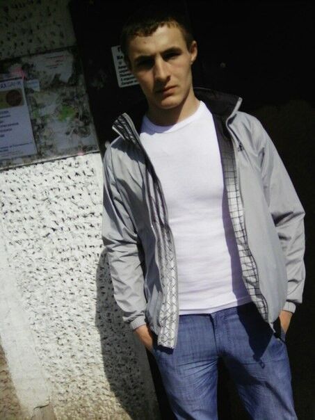  7402639  Deniska, 32 ,    