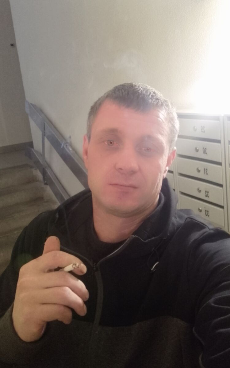  42933039  Boris, 41 ,    