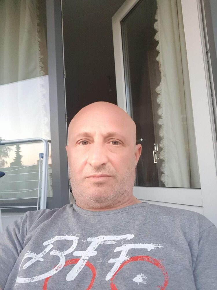  37045609  , 52 ,    
