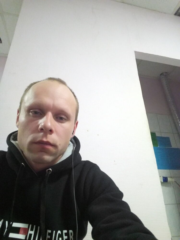  13687149  Dima, 36 ,    