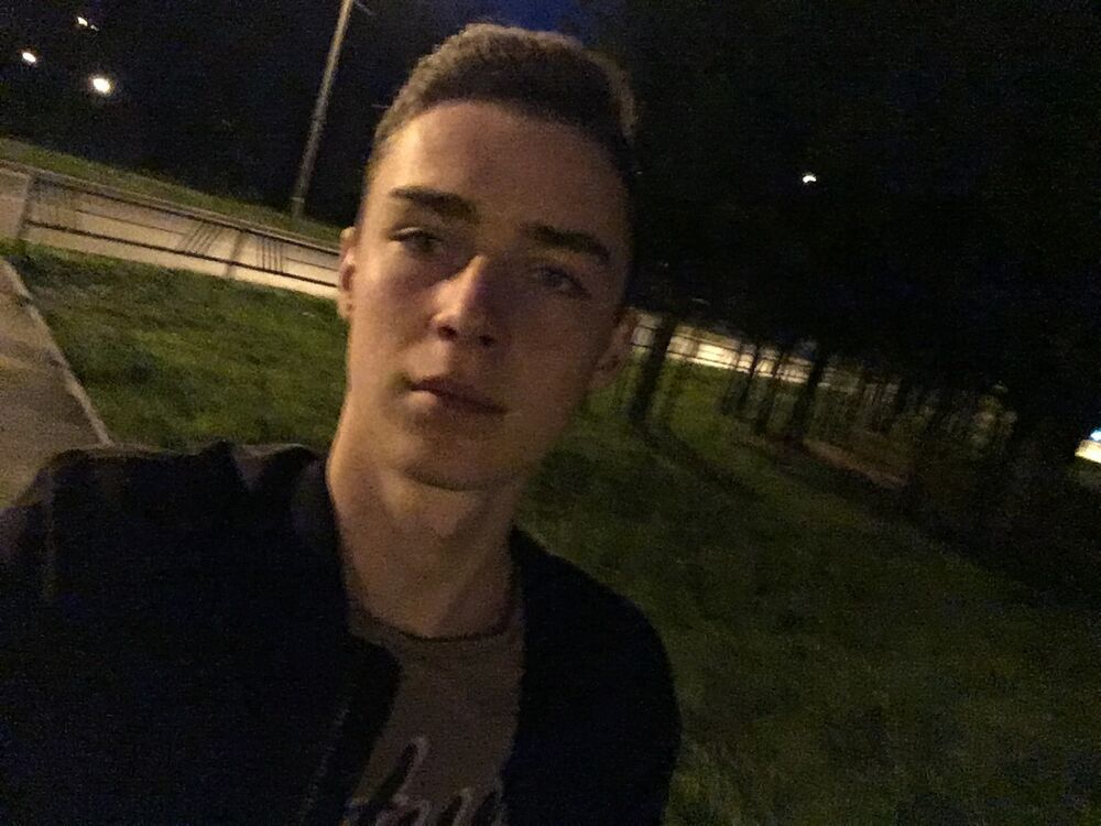  10167439  Roman, 26 ,    