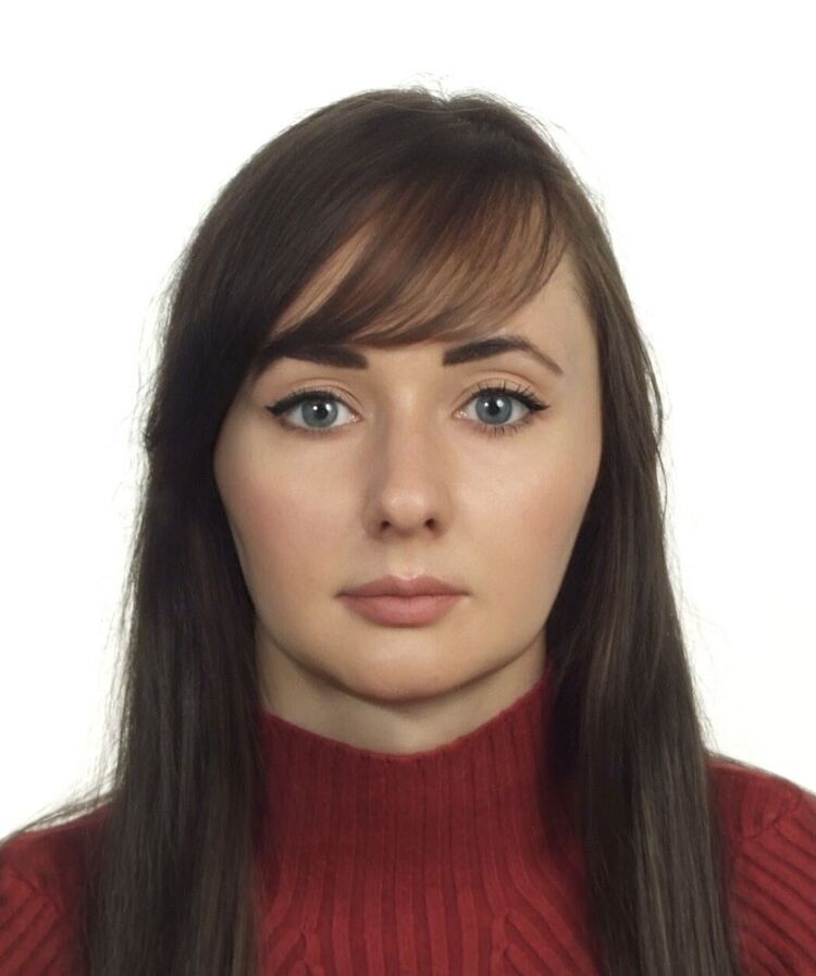  ,   Julia, 31 ,   ,   